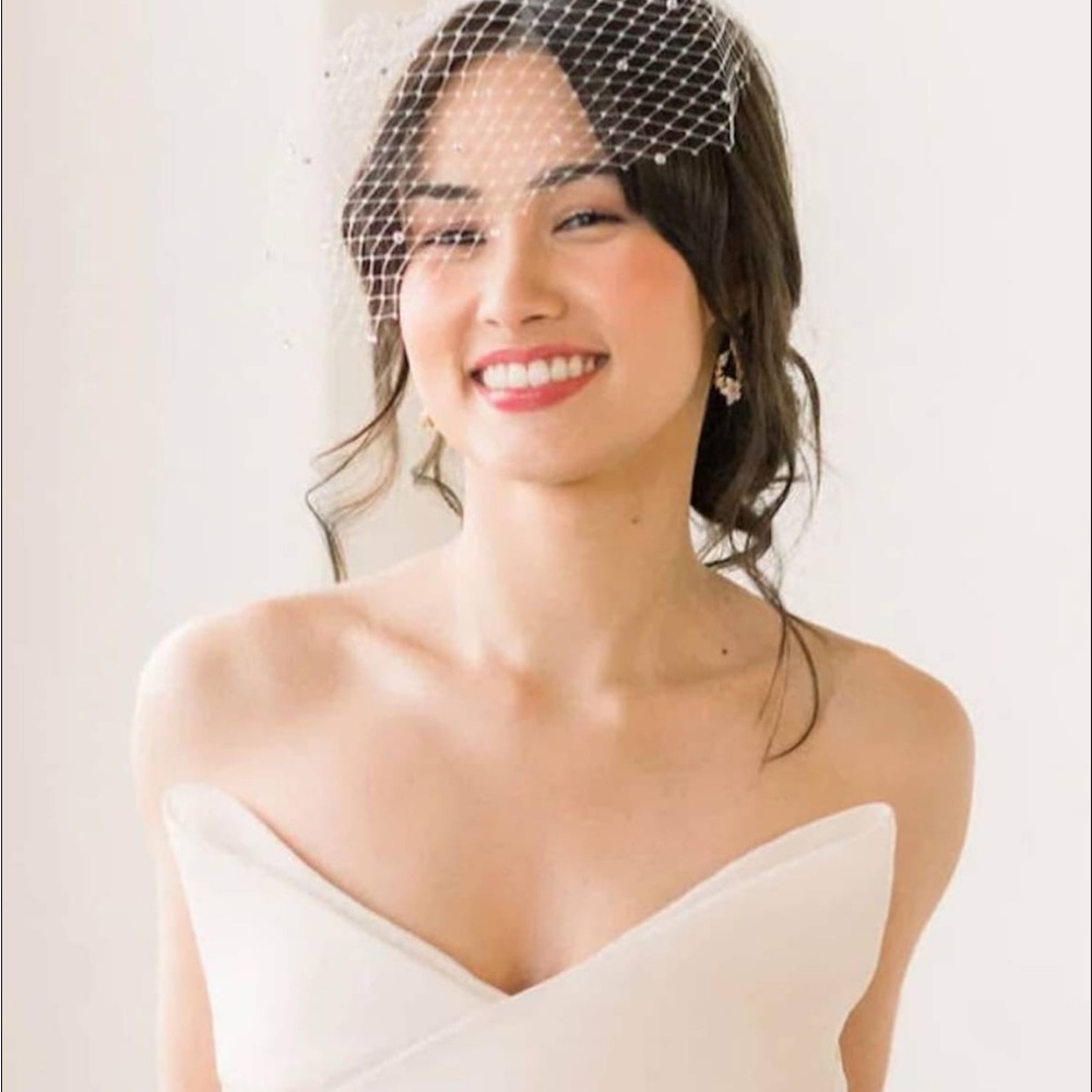 Elegant Cream Veil Headpiece